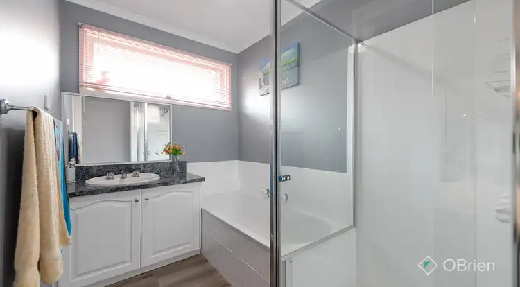 Fifth view of Homely house listing, 4 Trewin Court, Narre Warren VIC 3805