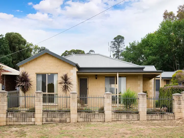 Main view of Homely unit listing, 1/32 Ray Street, Castlemaine VIC 3450