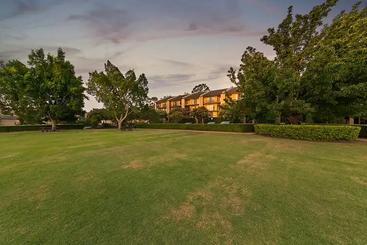 28/11 Settlers Boulevard, Liberty Grove NSW 2138
