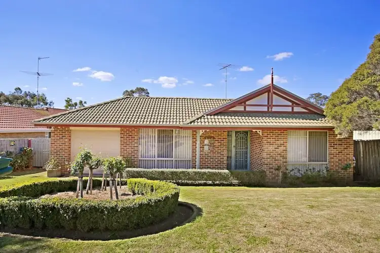 4 Clarke Place, Mount Annan NSW 2567