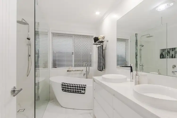 Sixth view of Homely house listing, 4 Leeway Place, Clear Island Waters QLD 4226