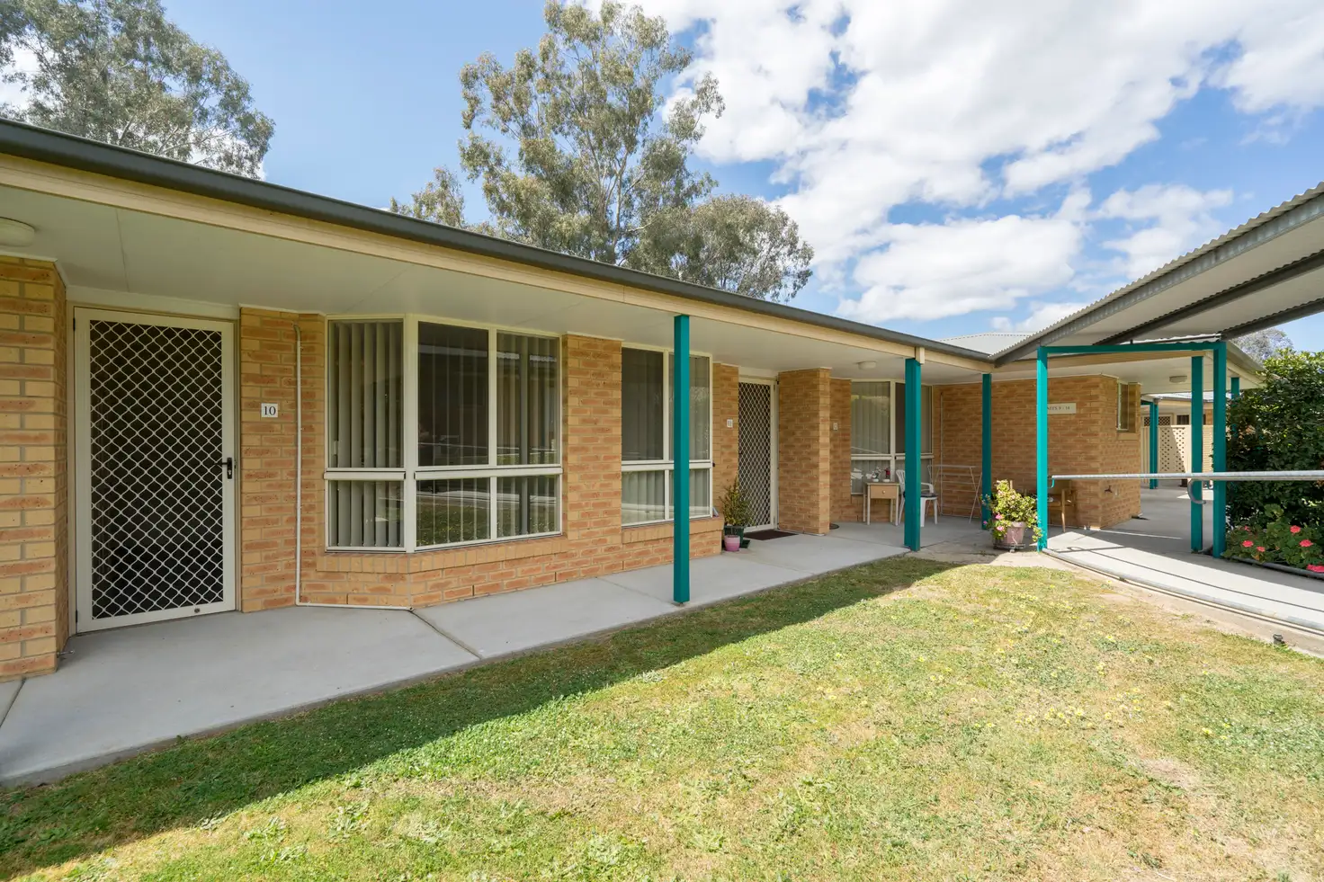 Main view of Homely unit listing, 11/2 Hanlon Court, Wodonga VIC 3690