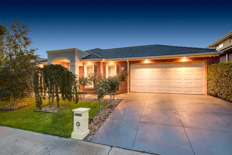 5 Pembury Way, Hillside VIC 3037