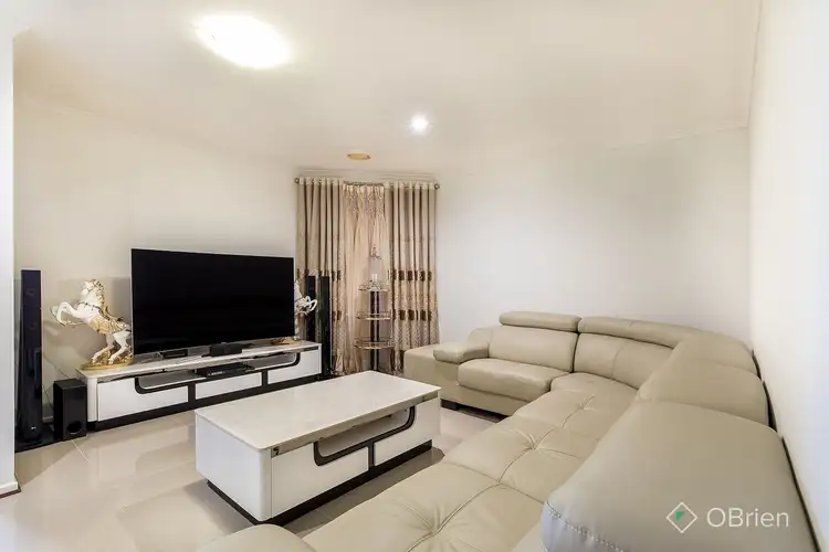 Second view of Homely house listing, 5 Sunset Place, Hampton Park VIC 3976