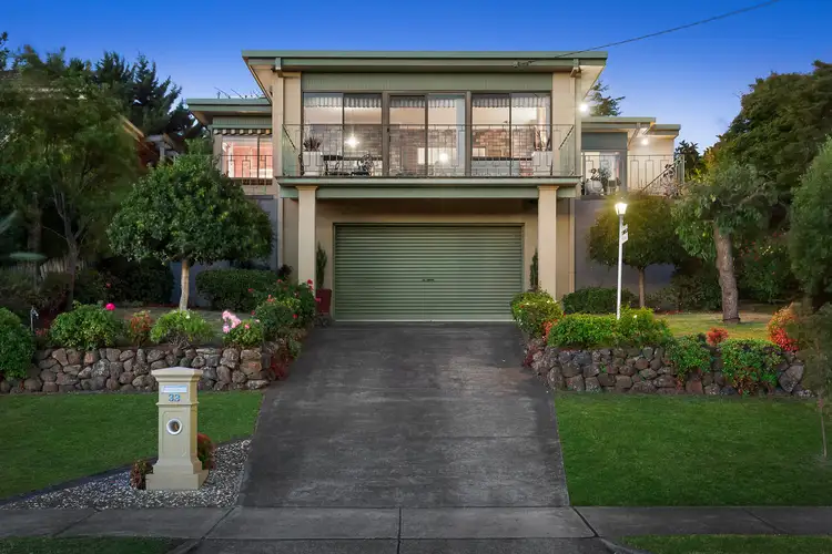 33 Pinnacle Crescent, Bulleen VIC 3105