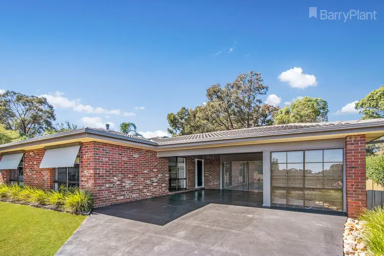 18 Mayfield Parade, Strathdale VIC 3550