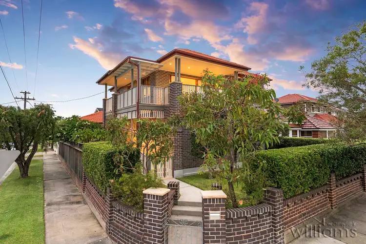 27 First Avenue, Rodd Point NSW 2046