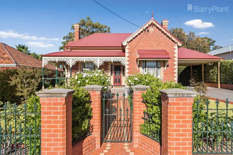 26 Reginald Street, Quarry Hill VIC 3550
