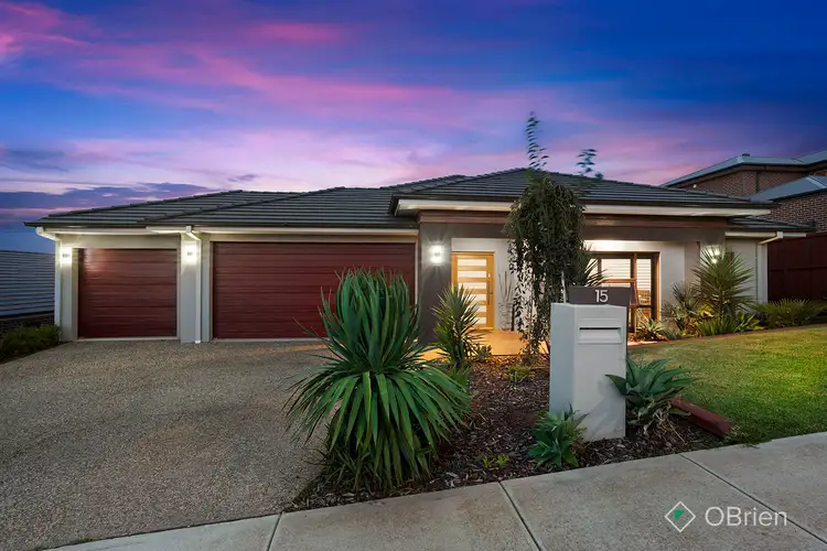 15 Tara Grove, Drouin VIC 3818