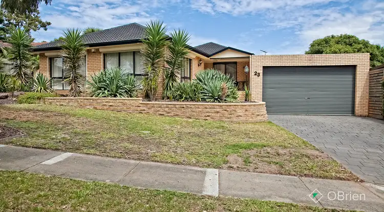 23 Haverstock Hill Close, Endeavour Hills VIC 3802