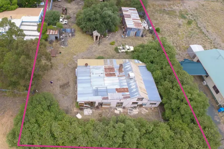 24 Ashelford Street, Temora NSW 2666