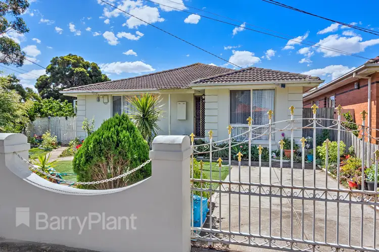 22 McLeod Road, St Albans VIC 3021