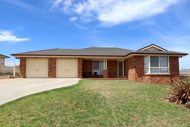 32 Crestwood Drive, Goulburn NSW 2580