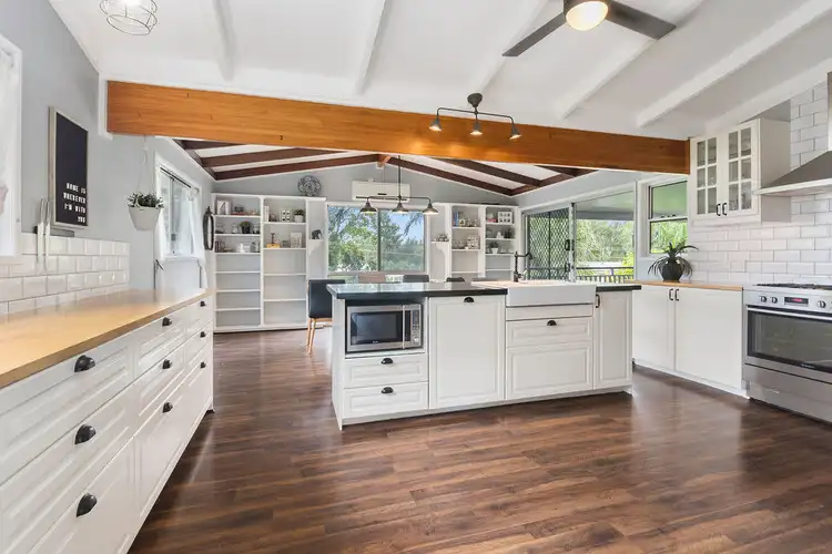 7 Johnston Street, Silkstone QLD 4304