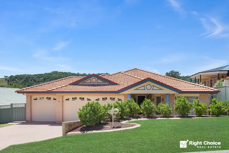33 Shannon Drive, Albion Park NSW 2527