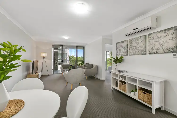 8/28 Carl Street, Woolloongabba QLD 4102