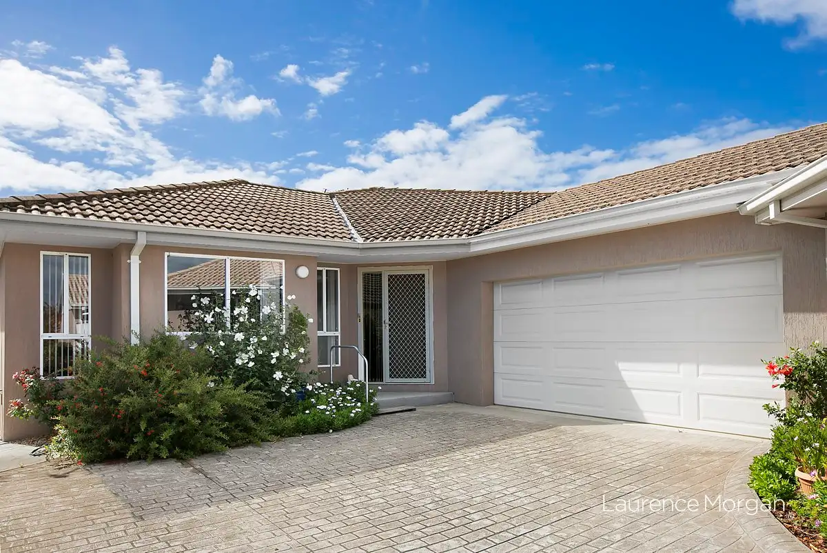 Main view of Homely villa listing, 2/34 Devonshire Crescent, Oak Flats NSW 2529