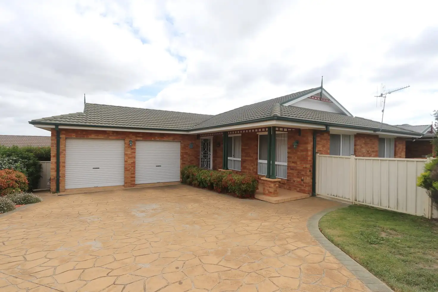Main view of Homely house listing, 19 Oakwood Avenue, Goulburn NSW 2580