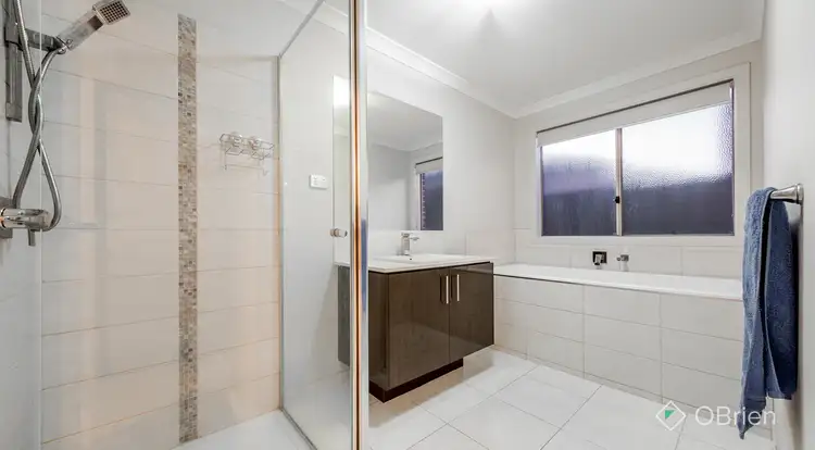 Fifth view of Homely house listing, 5 Elodea Way, Cranbourne North VIC 3977