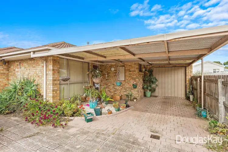3/8 Somerset Drive, Sunshine North VIC 3020