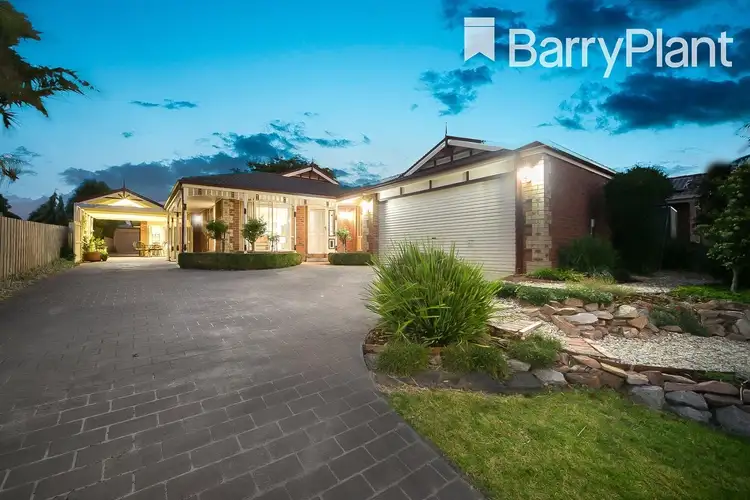 7 Milano Place, Cranbourne North VIC 3977