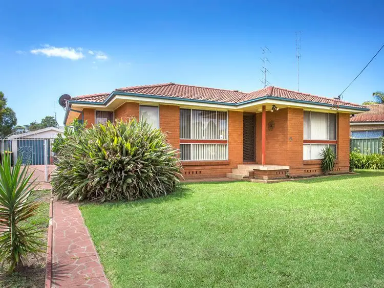 Fourth view of Homely house listing, 15 Brigadoon Circuit, Oak Flats NSW 2529