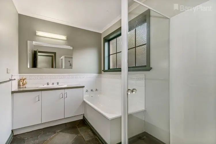 Fifth view of Homely house listing, 1 Graham Close, Flora Hill VIC 3550