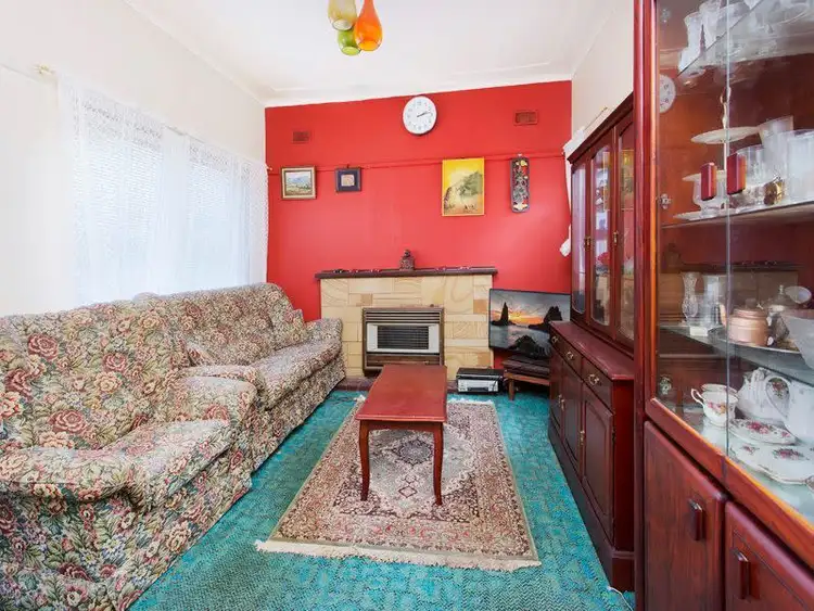 194 Northcliffe Drive, Warrawong NSW 2502