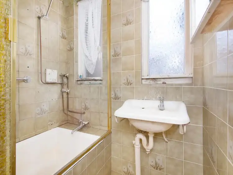 Sixth view of Homely house listing, 194 Northcliffe Drive, Warrawong NSW 2502