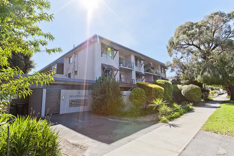 23/4 Comer Street, Como WA 6152