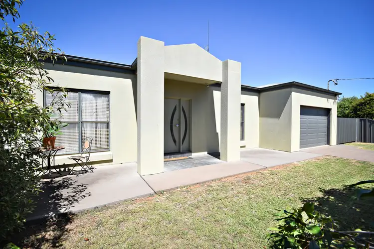 104 Short Street, Narromine NSW 2821