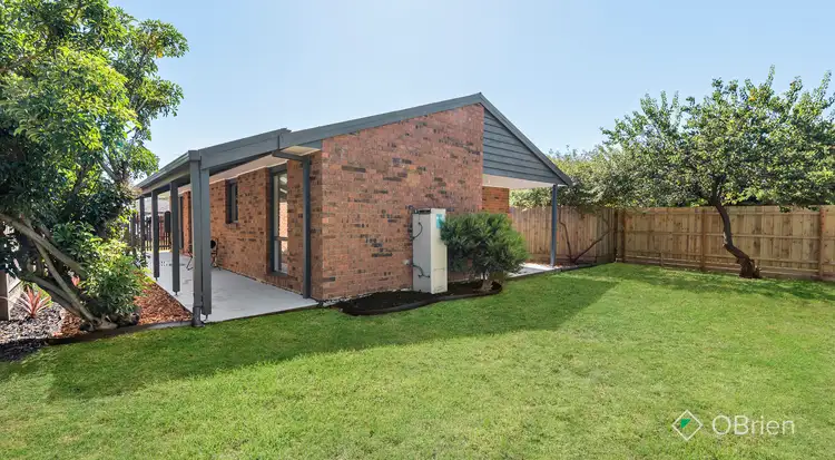 2/18 Charles Street, Seaford VIC 3198