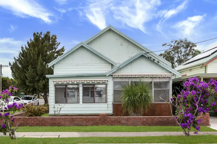 25 Chatham Road, Hamilton North NSW 2292