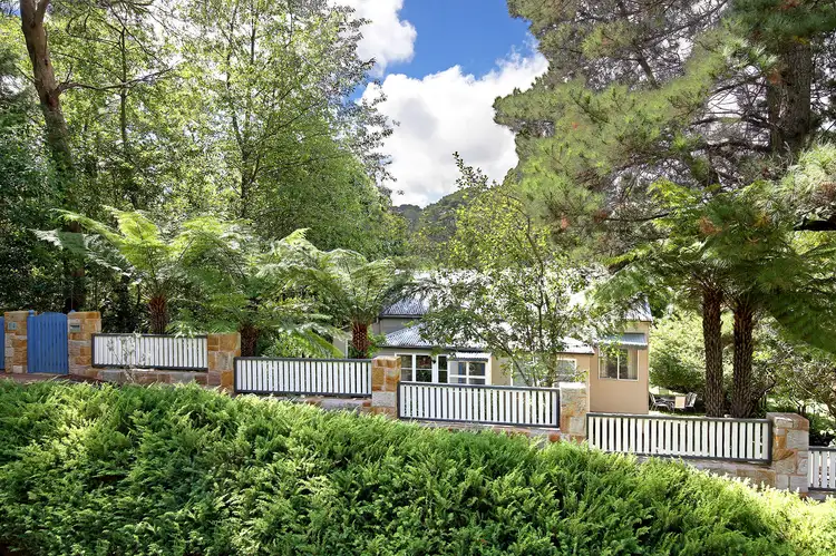 14 Tennyson Avenue, Leura NSW 2780