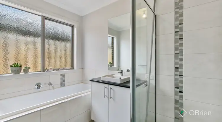 Fifth view of Homely house listing, 3 Steinbeck Lane, Narre Warren VIC 3805