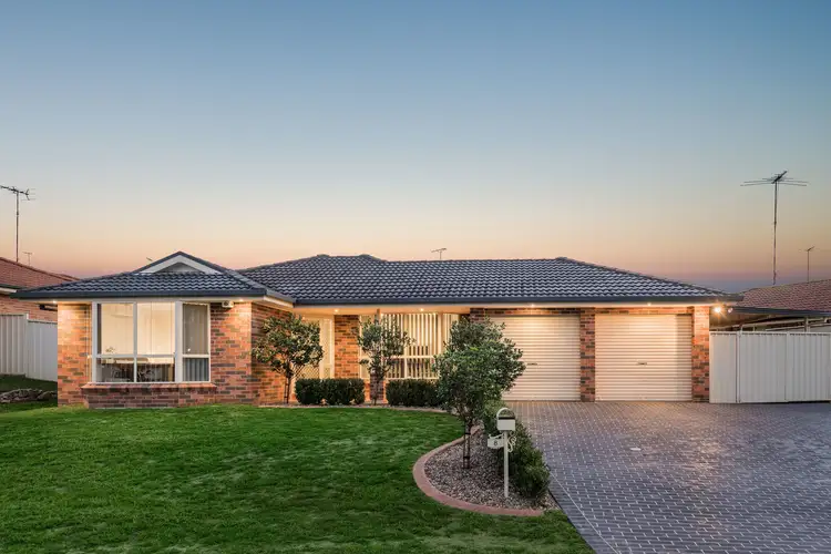 8 Withnell Crescent, St Helens Park NSW 2560