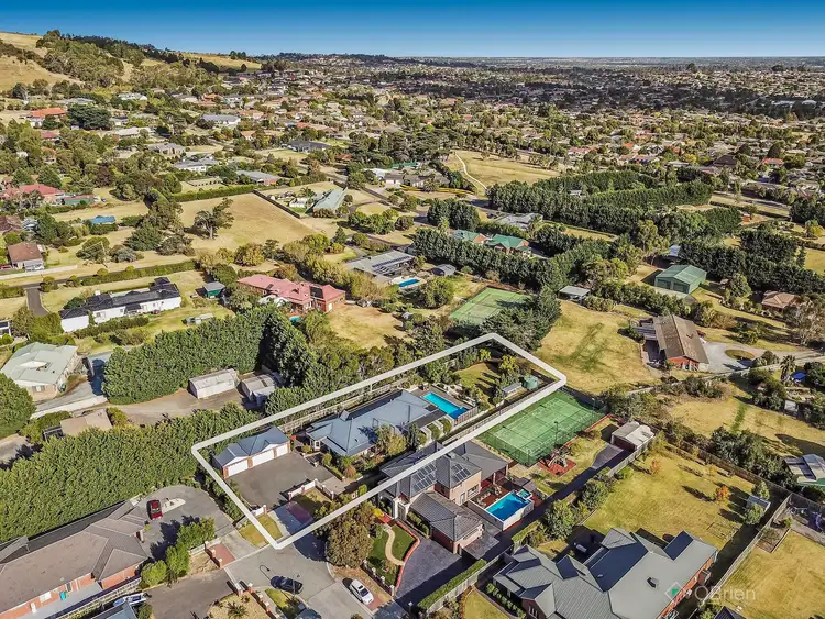 15 Roselea Place, Narre Warren North VIC 3804