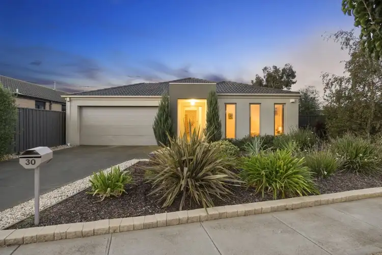 30 Clearwater Rise Parade, Truganina VIC 3029