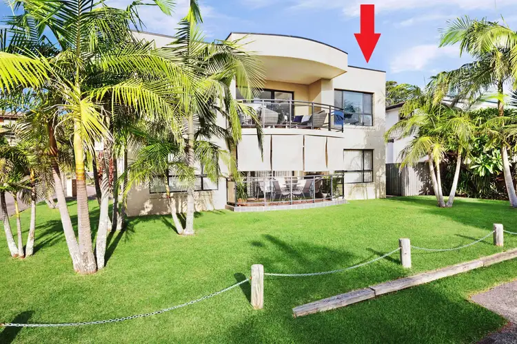 2/14 Lynn Avenue, Point Frederick NSW 2250