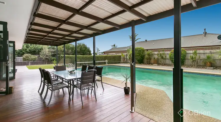 Second view of Homely house listing, 4 Windsor Grange Court, Skye VIC 3977