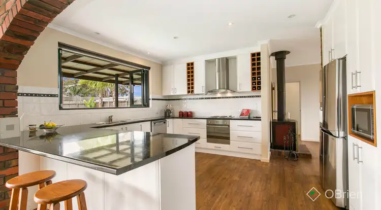 Third view of Homely house listing, 4 Windsor Grange Court, Skye VIC 3977