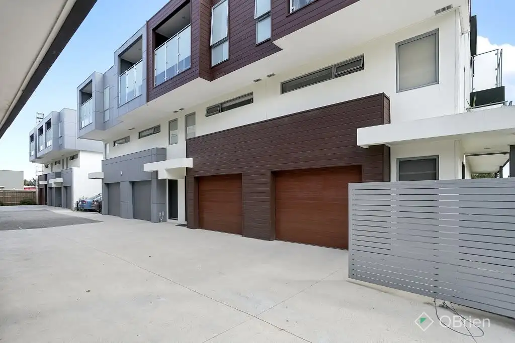 Main view of Homely townhouse listing, 2/36 Melaleuca Drive, Carrum VIC 3197