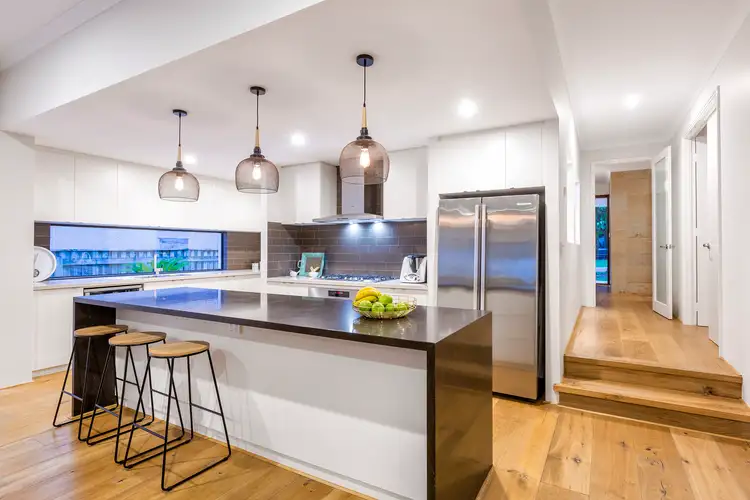 5 Batavia Way, Salter Point WA 6152