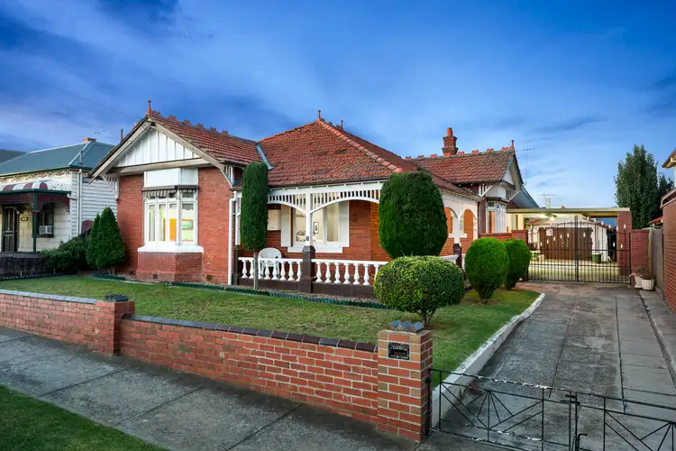 8 William Street, Essendon VIC 3040
