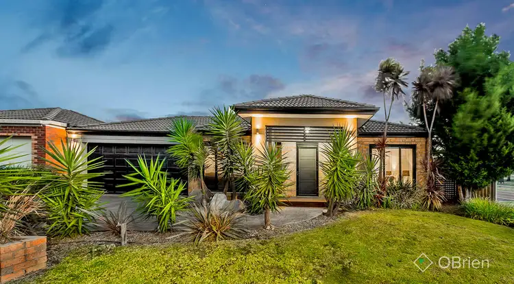 1 Weathertop Way, Cranbourne East VIC 3977