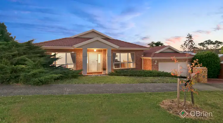 13 Balfour Court, Berwick VIC 3806