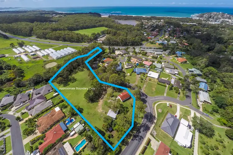 14 Newmans Road, Woolgoolga NSW 2456