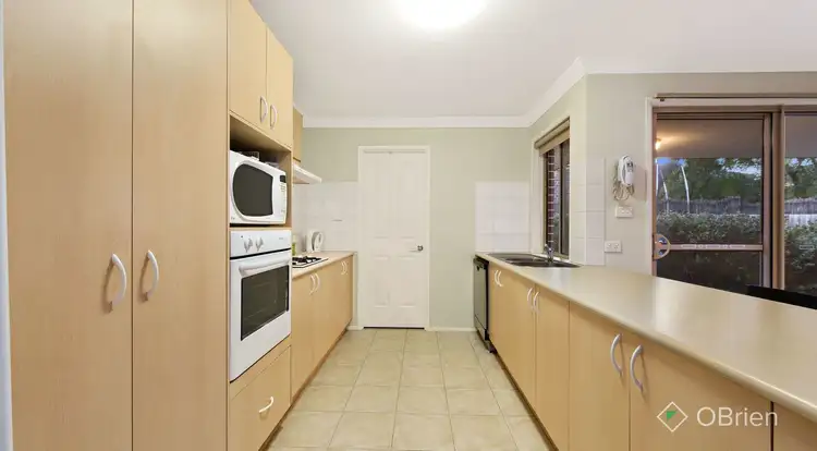 Sixth view of Homely house listing, 33 Berthon Crescent, Hillside VIC 3037