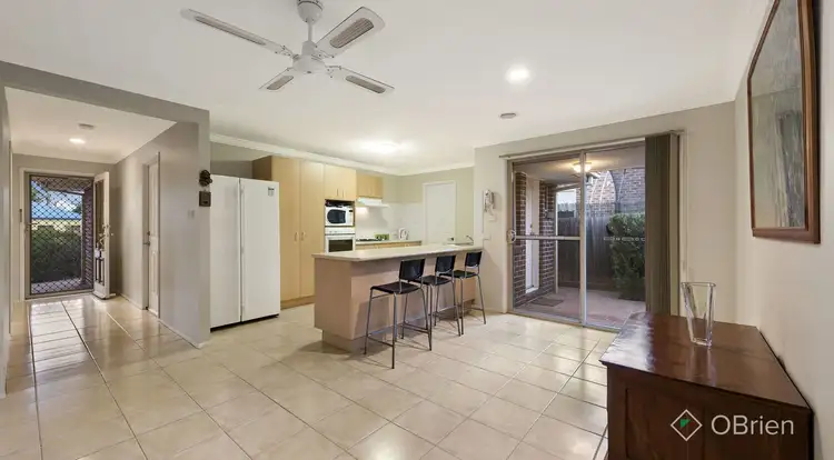 Seventh view of Homely house listing, 33 Berthon Crescent, Hillside VIC 3037