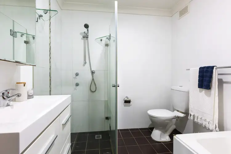 Sixth view of Homely apartment listing, 11/12 Fairway Close, Manly Vale NSW 2093